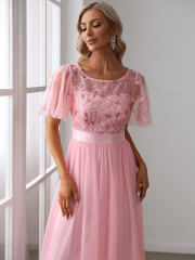 Světle růžové, baby pink, dlouhé šaty s rukávky, tylová sukně, splývavé, na svatbu, pro svatební hosty, pro maminku nevěsty a ženicha, pro svědkyni, na ples, do tanečních
